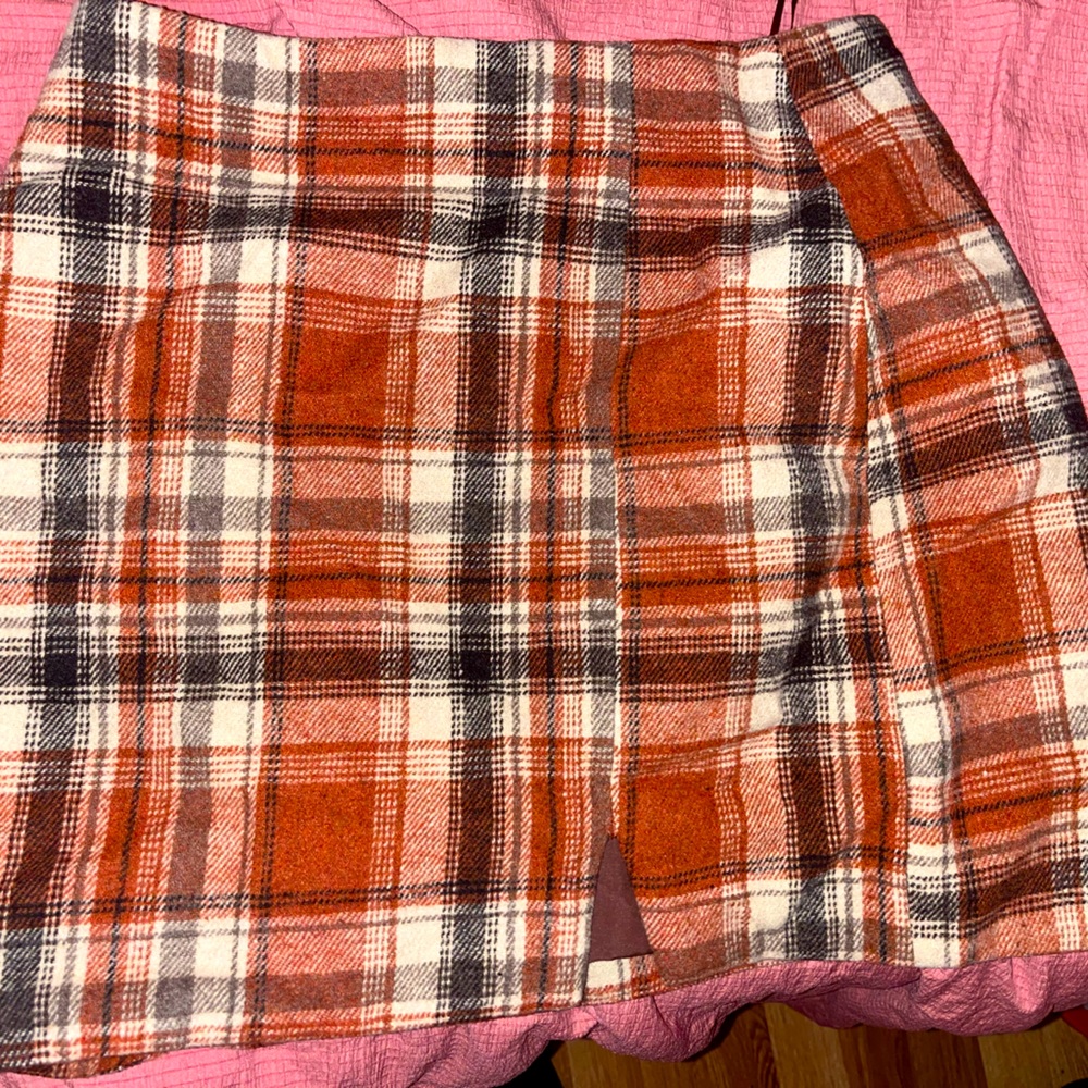 Pink lily burn orange plaid mini skirt, size small with  hidden zipper side